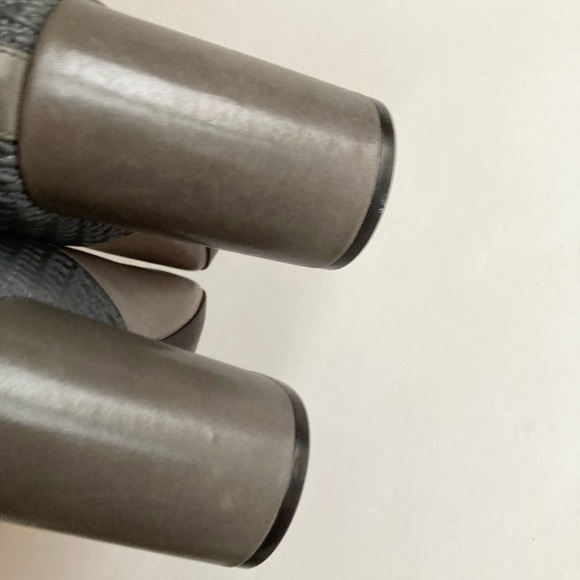 New Cole Haan Grey Genuine Leather Almond Toe Ankle Boots size 9.5 - Picture 14 of 16